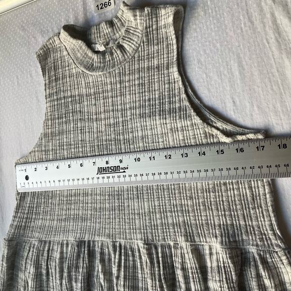 Maurices Women’s Sleeveless Stretchy Soft Blouse size M, Gray - Picture 3 of 7